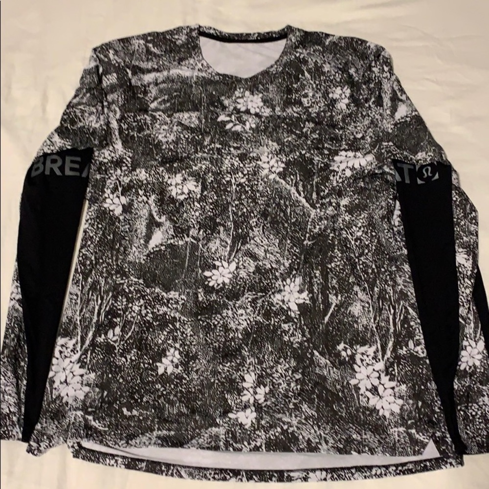 Lululemon Large Men’s Long Sleeve Shirt
